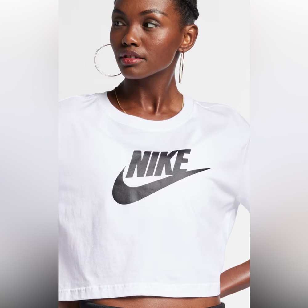 Nike Women's White Crop T-shirt - Size Medium